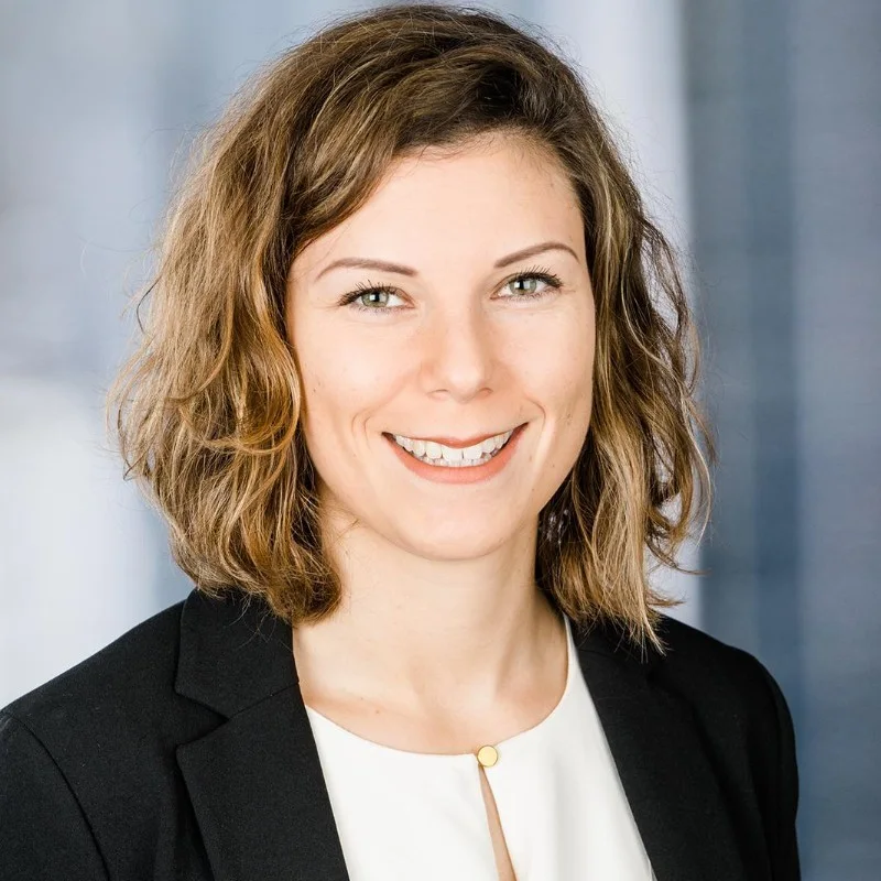 Carolin Färbinger, BA MBA